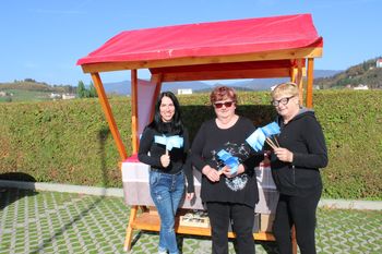 Manj svečk za manj grobov 