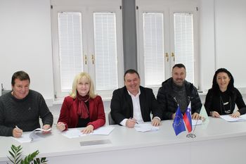 Foto utrinki: Podpis pogodbe Fekalna kanalizacija Ivenca
