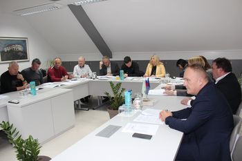 Povzetki prvih treh sej