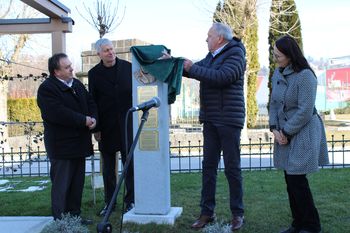 Foto utrinki: Odkritje spominskega obeležja Franju Felicijanu 