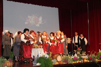 Foto utrinki: Letni koncert "Po domače peti, mi je vse na sveti."