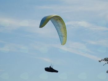 20 LET DRUŠTVA JADRALNIH PADALCEV KAJUH FRANKOLOVO