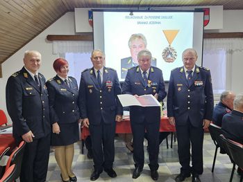 Slovesna podelitev priznanja Branku Jezerniku