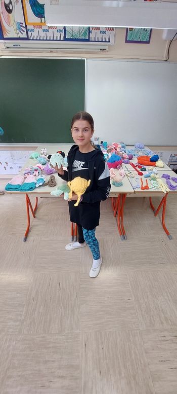 Navdušeni kvačkarici s POŠ Socka pripravili razstavo svojih izdelkov