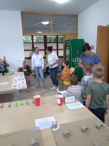 Med ljudmi in za ljudi