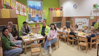 Tradicionalni slovenski medeni zajtrk