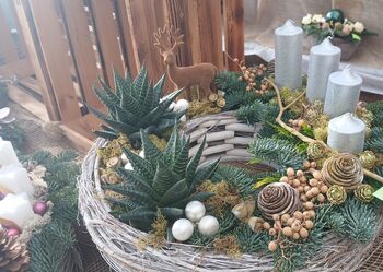 Foto utrinki iz adventne čajanke in božične razstave adventnih venčkov in aražmajev v Vrtnarstvu Krašovec