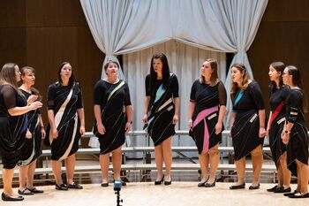 Nastop Vokalne skupine Kolorina na regijski reviji Od Celja do Koroške