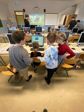 Projekt DigiAkademija: Gradimo pismene in odgovorne digitalne generacije