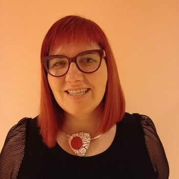 Poln voziček, prazna vest