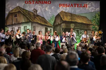 Ostanimo prijatelji: 35. prireditev navdušila občinstvo na Frankolovem Ostanimo prijatelji: 35. prireditev navdušila občinstvo na Frankolovem