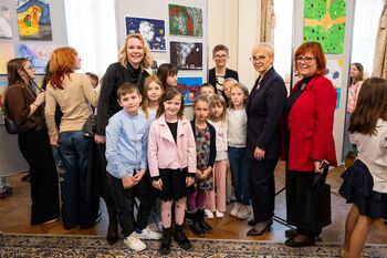 Osnovnošolci v Predsedniški palači opomnili na temeljne človeške vrednote