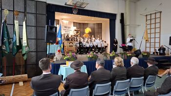 S čebelami skozi devet desetletij