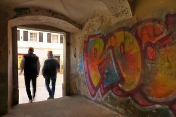 ULIČNA FOTOGRAFIJA: Razstava Fotokluba Tržič