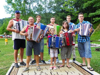 Gorenje Deskle plesale ob zvokih harmonik