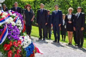 Rane še danes niso zaceljene