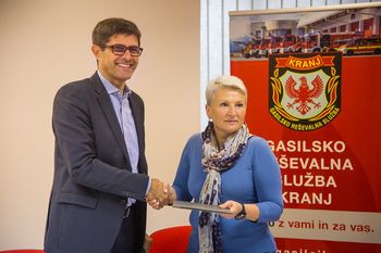 Slavnostni podpis pogodbe za nakup nove avto lestve 