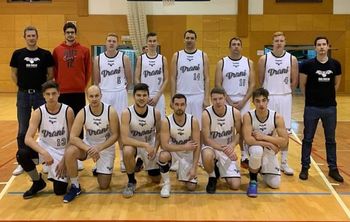 V končnico pokala K40 Vrani v novih uniformah V končnico pokala K40 Vrani v novih uniformah