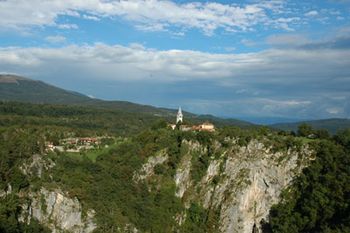 Divaški kras (potopisno ZOOM predavanje)