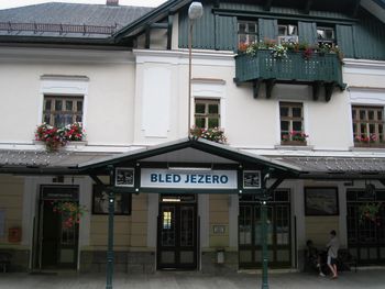 Zapora železniške proge med postajama Bohinjska Bistrica in Bled Jezero