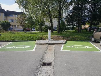 Predstavitev polnjenja e-vozil s praktičnim prikazom polnjenja