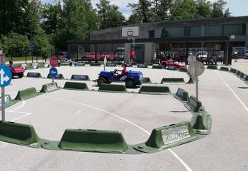 Otroci se učijo varnega vedenja v prometu