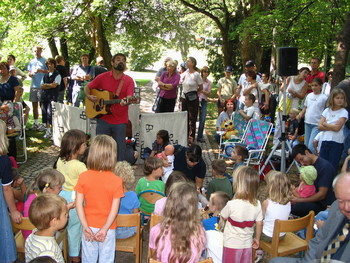 Zabava ob začetku počitnic: Skači, pleši, vriskaj na ves glas 