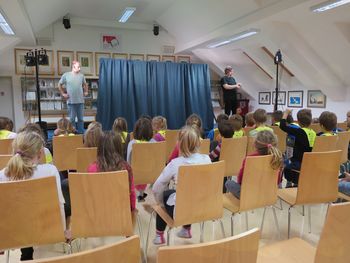 URA GLEDALIŠKE VZGOJE Z LUTKOVNIM GLEDALIŠČEM FRU-FRU  NA OŠ DR. PAVLA LUNAČKA ŠENTRUPERT