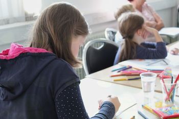 Začeli so z gledališčem kamišibaj