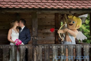 FOTO in VIDEO: Zmagovalca Najine zgodbe dahnila usodni "DA" na Sanjski ona-on.com poroki!