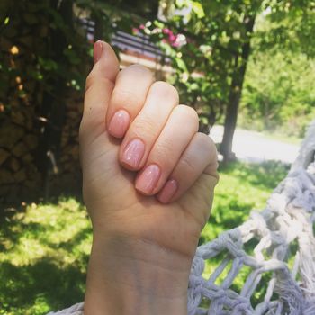 KAJ NAM SPOROČAJO NOHTI – NAJPOGOSTEJŠE TEŽAVE KAJ NAM SPOROČAJO NOHTI – NAJPOGOSTEJŠE TEŽAVE