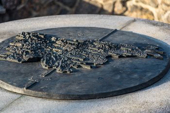 Obeležje 15. poldnevnika