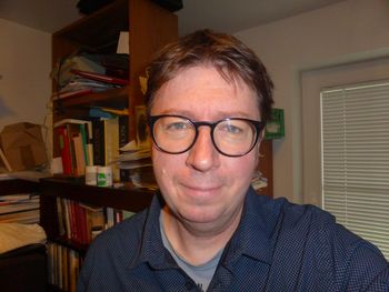 Dežela pridnih: O golobu in drugih letečih pujsih