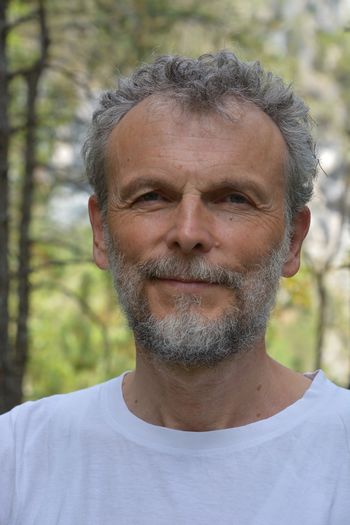 Dežela pridnih: Negotovost bivanja in fašizem