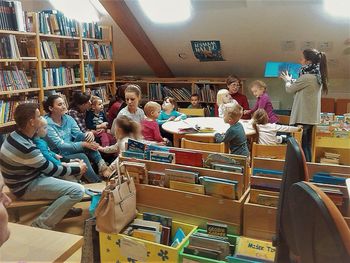 Ura pravljic in ustvarjalna delavnica