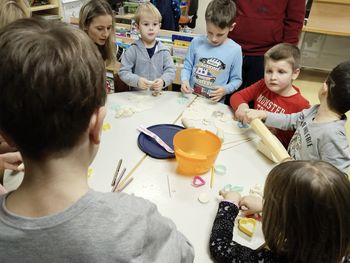 Pravljična urica in ustvarjalna delavnica