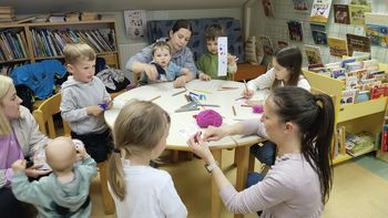 Pravljična urica z ustvarjalno delavnico