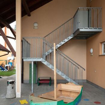 Podaljšan delovni čas Knjižnice Dvor Podaljšan delovni čas Knjižnice Dvor