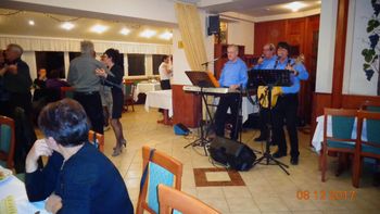 PREDNOVOLETNO SREČANJE PREDNOVOLETNO SREČANJE