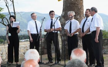 Srečanje vokalnih skupin na Gradu Komenda Srečanje vokalnih skupin na Gradu Komenda