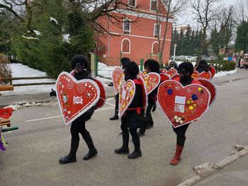 UTRGANI ORKESTER NAVDUŠIL OCENJEVALNO KOMISIJO IN OBISKOVALCE VRANSKEGA PUSTNEGA KARNEVALA