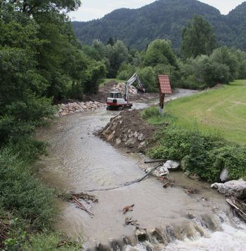 Odprava škode po poplavah na potoku Bolska