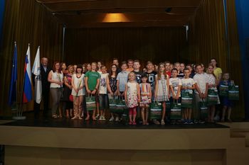 ŽUPAN SPREJEL NAJUSPEŠNEJŠE UČENCE