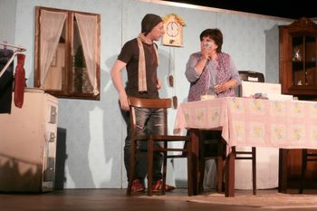 DRUŽINSKE ŠTORJE OD ZMAGOTA IN VITORJE - gledališki abonma in izven