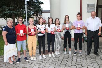 NAJUSPEŠNEJŠI UČENCI NA SPREJEMU PRI ŽUPANU NAJUSPEŠNEJŠI UČENCI NA SPREJEMU PRI ŽUPANU