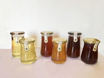 Nov kozarec za med in čebelje pridelke slovenskega porekla