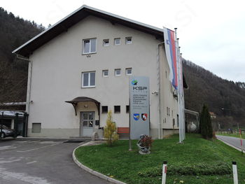 Javno podjetje Komunalno stanovanjsko podjetje Litija je boter jablani topaz