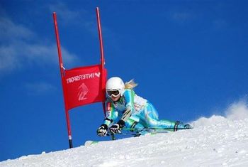 ALPSKO SMUČANJE ,  USPEŠNI NASTOPI NINE ŽNIDAR NA TEKMAH RANGA FIS 