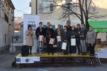 Zmagovalca natečaja "Prostovol'c naj bo!"