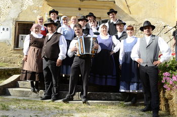 Folklorna skupina Socka v letu 2012 Folklorna skupina Socka v letu 2012